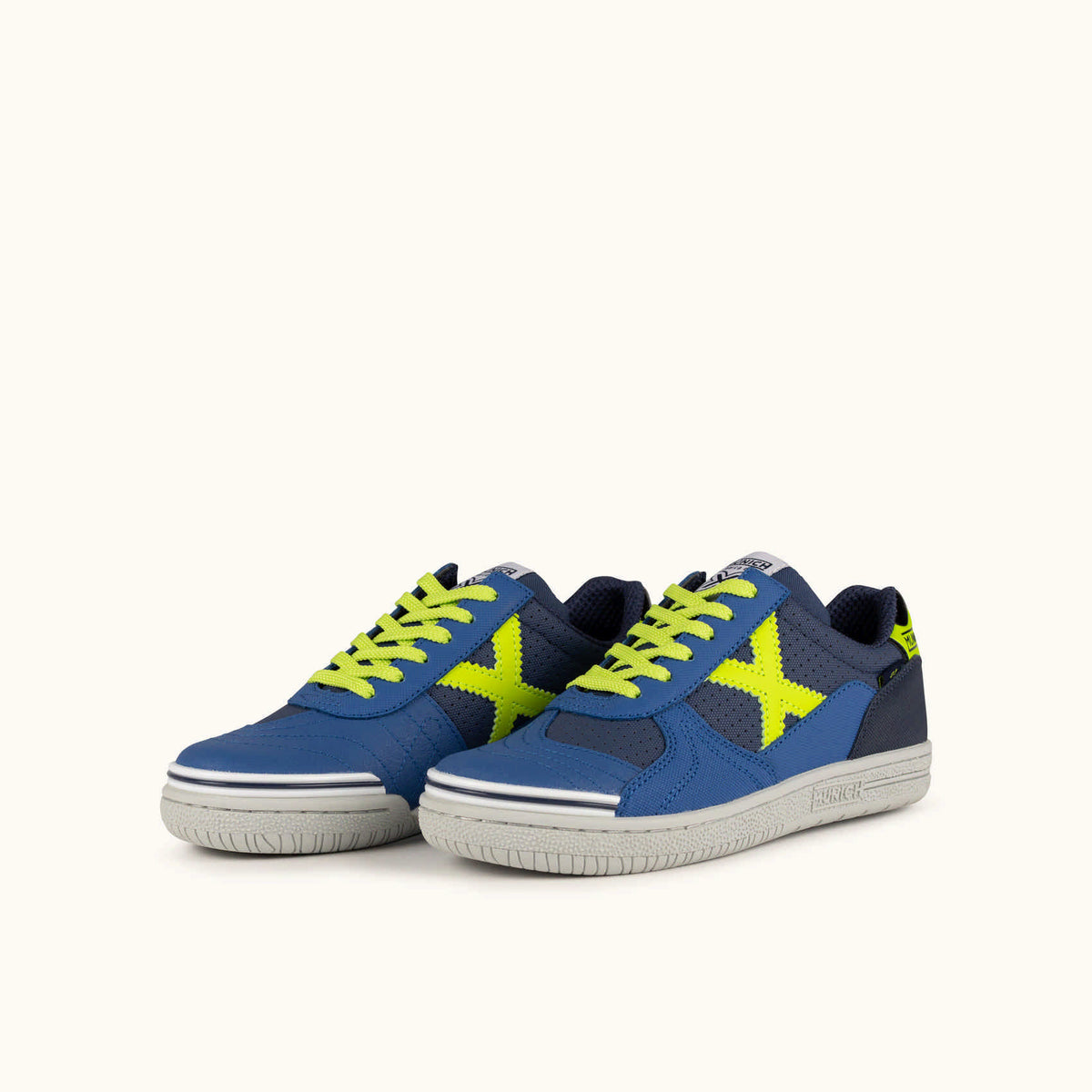 Zapatilla de fútbol sala MUNICH G3 468 azules y amarillo flúor.