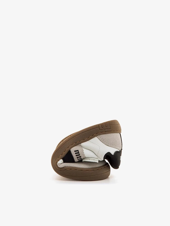 Zapatilla casual Mustang Blanca Negra Barefoot