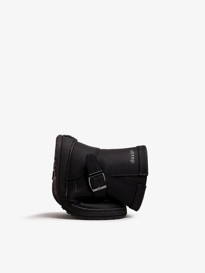 Bota con cremallera y hebilla barefoot