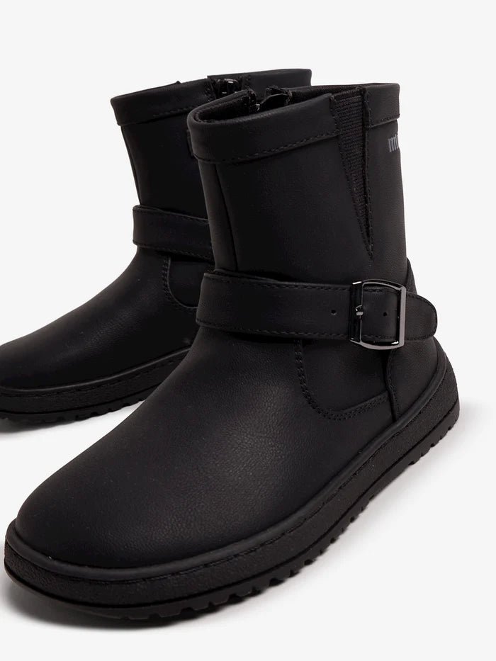 Bota con cremallera y hebilla barefoot